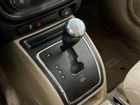 Used 2014 Jeep Patriot Sport w/ Power Value Group AWD/4WD image 22