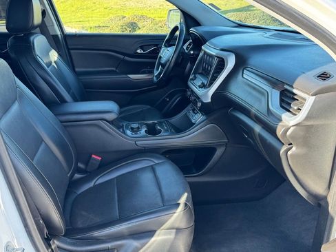 Certified 2023 GMC Acadia SLT FWD image 14