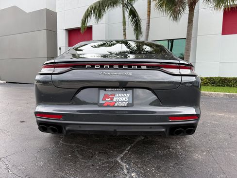 Used 2022 Porsche Panamera 4S image 17