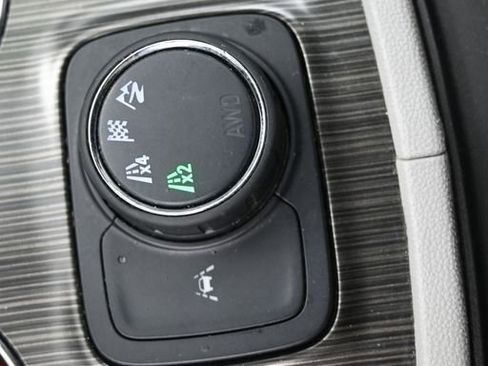 Used 2023 GMC Acadia SLT image 34