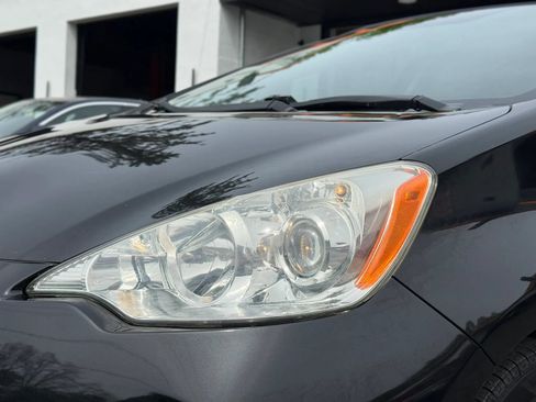 Used 2014 Toyota Prius C One FWD image 29