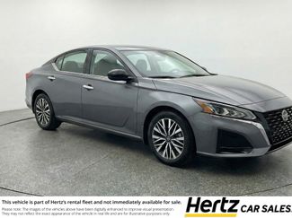 Used 2025 Nissan Altima 2.5 SV video 1