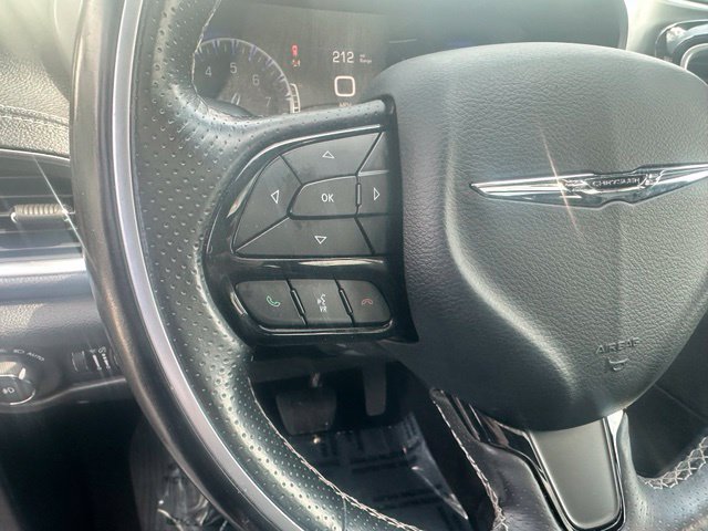 Used 2018 Chrysler Pacifica Limited w/ Advanced Safetytec Group FWD image 29