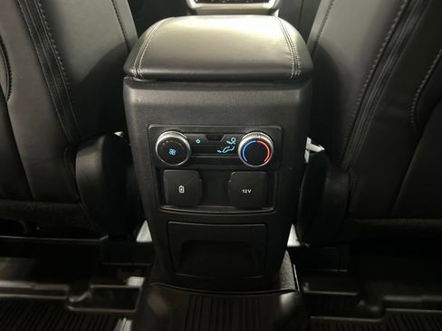 Certified 2022 Ford Explorer XLT w/ Equipment Group 202A AWD/4WD image 27