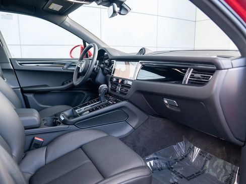 New 2026 Porsche Macan image 27