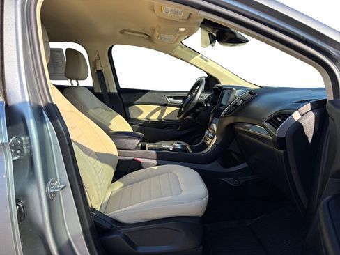Used 2024 Ford Edge SE w/ Black Appearance Package image 22