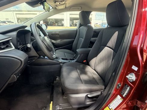 Used 2025 Toyota Corolla LE FWD image 24