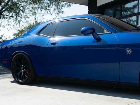 Used 2019 Dodge Challenger SRT Hellcat w/ Laguna Leather Package RWD image 13