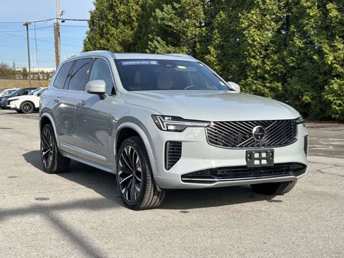 Certified 2025 Volvo XC90 B6 Plus image 1