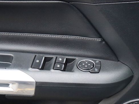 Used 2015 Ford Mustang Premium image 20