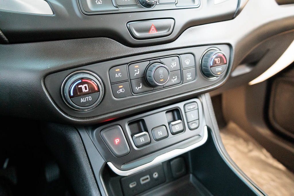 Used 2021 GMC Terrain SLE w/ Driver Convenience Package FWD image 25