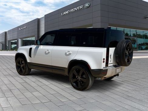 Used 2022 Land Rover Defender 110 S AWD/4WD image 3