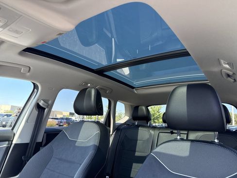 Used 2023 Volkswagen Taos SE w/ Panoramic Sunroof Package AWD/4WD image 25