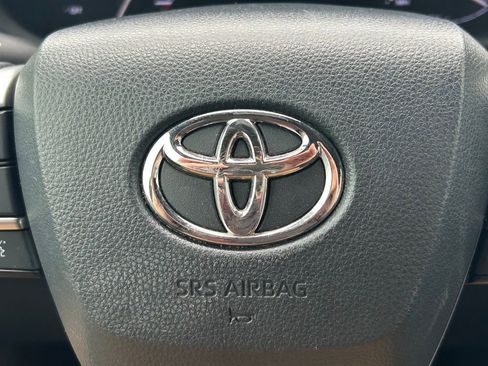Certified 2022 Toyota Sienna XSE image 41