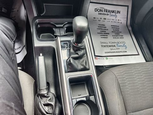 Used 2019 Toyota Tacoma SR5 AWD/4WD image 19