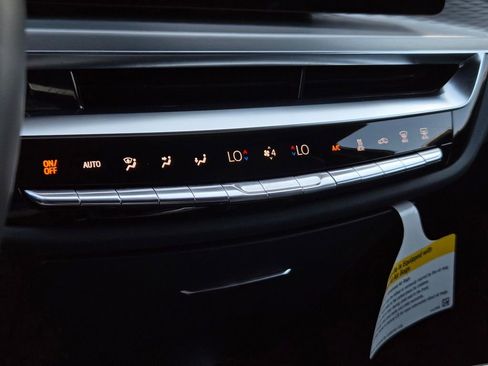 Certified 2025 Cadillac Lyriq Luxury w/ Nappa Leather Package image 21