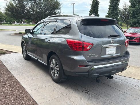 Used 2020 Nissan Pathfinder SL FWD image 6