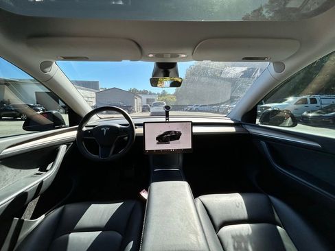 Used 2023 Tesla Model Y Long Range AWD/4WD image 9