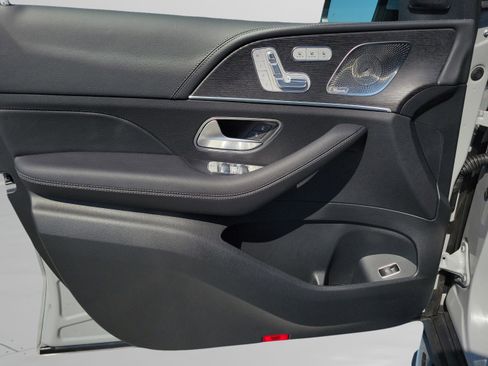 New 2026 Mercedes-Benz GLS 580 4MATIC image 15