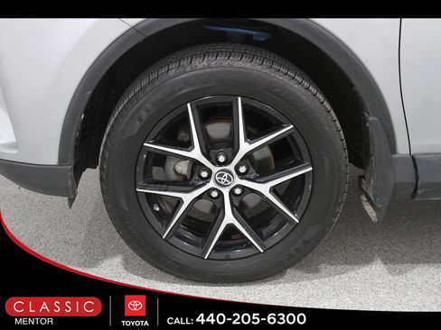 Certified 2017 Toyota RAV4 SE image 20