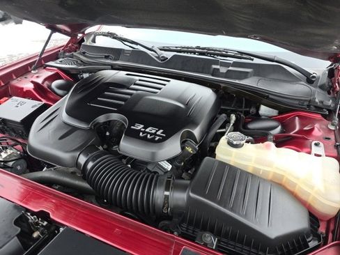 Used 2020 Dodge Challenger SXT w/ Blacktop Package image 42