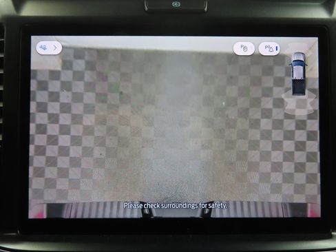 Used 2025 Ford F250 Platinum image 16