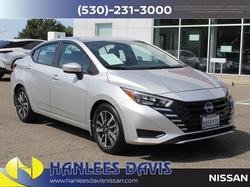 Used 2025 Nissan Versa SV w/ Trunk Package FWD image 5