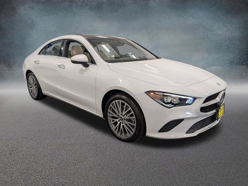 Used 2023 Mercedes-Benz CLA 250 4MATIC image 3