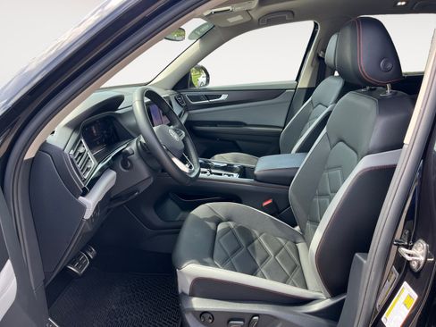 Certified 2024 Volkswagen Atlas Peak Edition SE image 10