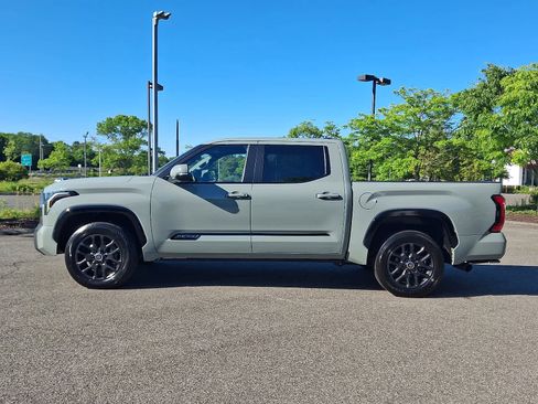 Used 2024 Toyota Tundra Platinum AWD/4WD image 8