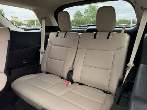 Used 2022 Ford Explorer XLT w/ Equipment Group 202A image 31