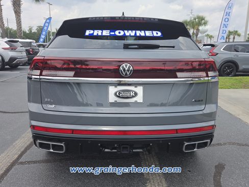 Used 2024 Volkswagen Atlas Cross Sport SEL R-Line AWD/4WD image 4