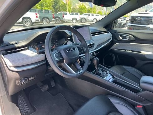 Used 2024 Jeep Compass Latitude AWD/4WD image 26