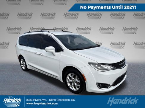 Used 2020 Chrysler Pacifica Touring-L Plus w/ Tire & Wheel Group FWD image 1