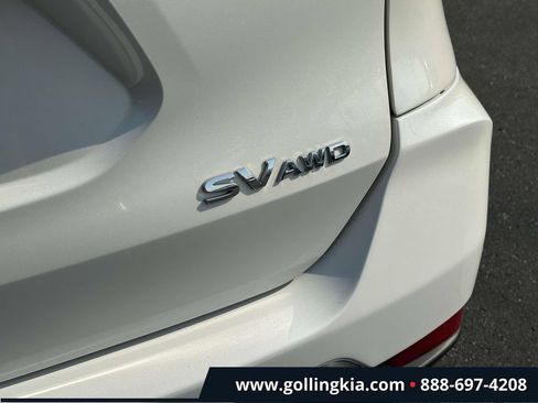 Used 2017 Nissan Rogue SV AWD/4WD image 8