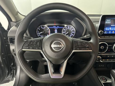 Used 2025 Nissan Sentra SV FWD image 14