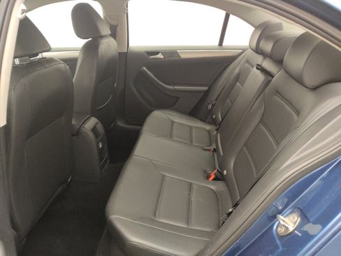 Used 2017 Volkswagen Jetta SE FWD image 18