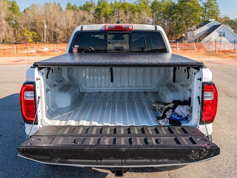 Used 2024 GMC Canyon Elevation w/ Convenience Package image 16