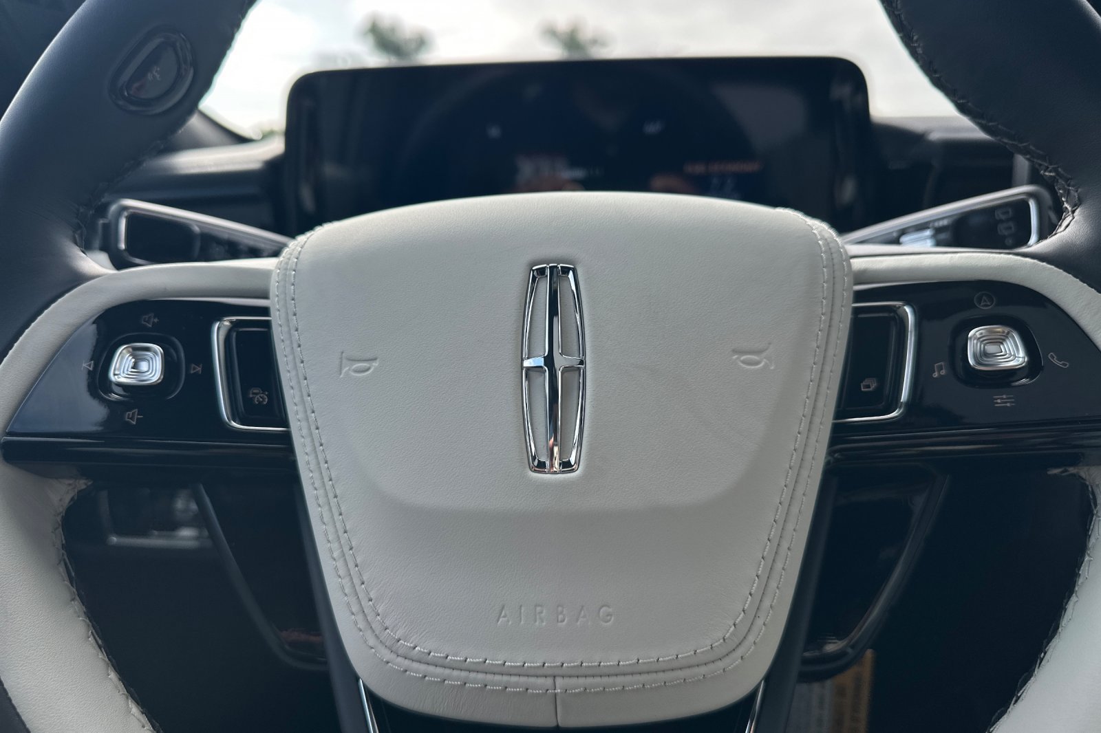 New 2026 Lincoln Aviator Black Label w/ Black Label Special Edition AWD/4WD image 23