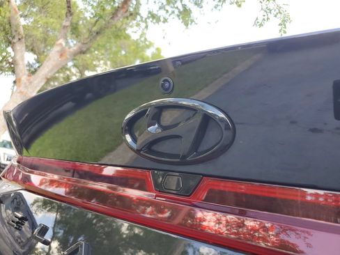 Used 2023 Hyundai Elantra SEL FWD image 6