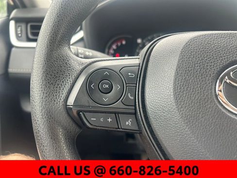 Used 2025 Toyota RAV4 XLE AWD/4WD image 12