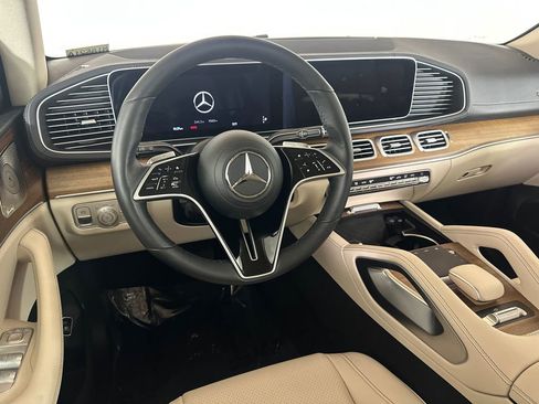 Certified 2024 Mercedes-Benz GLS 450 4MATIC image 25
