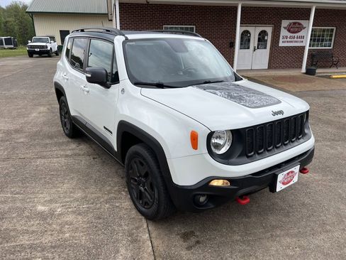 Used 2017 Jeep Renegade Trailhawk AWD/4WD image 7
