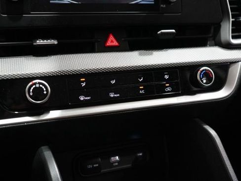 Used 2025 Kia Sportage LX image 28