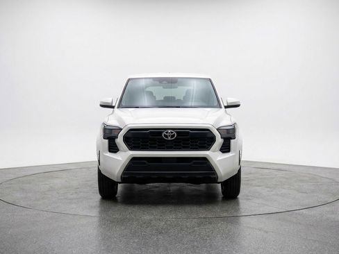 Used 2025 Kia Soul LX w/ LX Technology Package FWD image 2