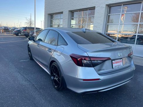 Used 2025 Honda Civic Sport image 4