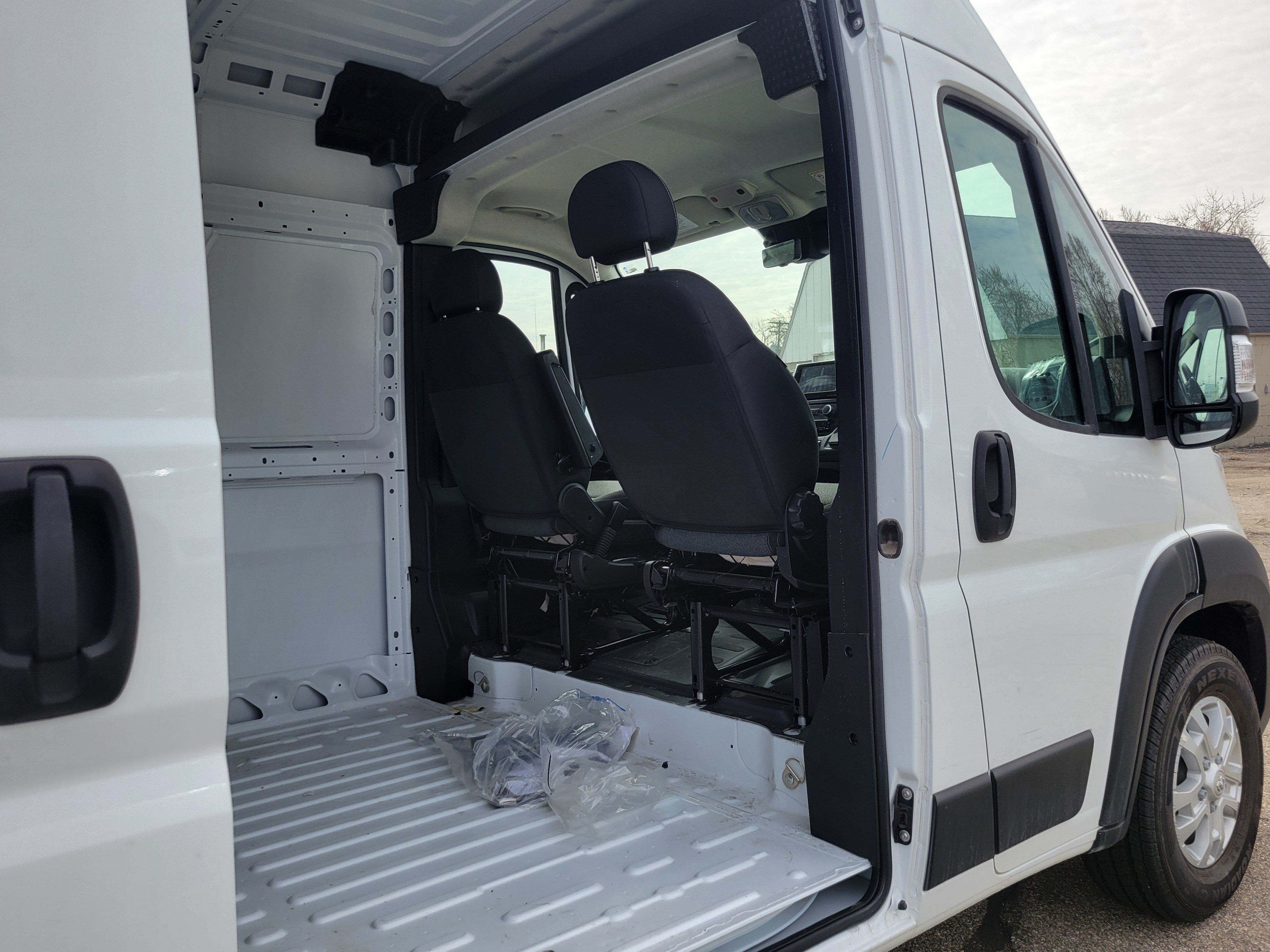 Used 2025 RAM ProMaster 3500 w/ Quick Order Package 22G SLT FWD image 16