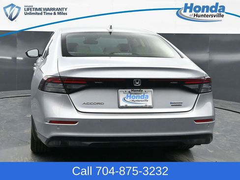 Used 2025 Honda Accord Touring image 7