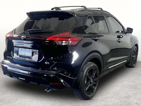 Used 2024 Nissan Kicks SR w/ SR Premium Package FWD image 2