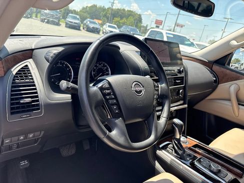 Used 2024 Nissan Armada SL w/ Captain's Chairs Package AWD/4WD image 4